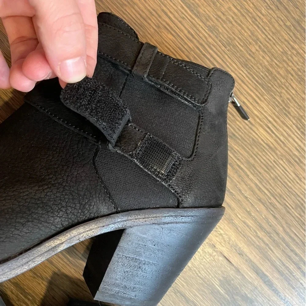 EILEEN FISHER List Nubuck Peep Toe Bootie Leather size 5